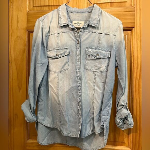 Abercrombie and Fitch chambray distressed button down size med - Picture 1 of 6